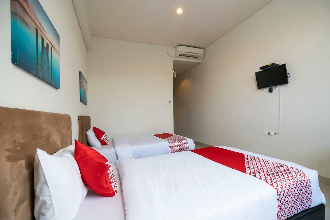 Oyo 697 Olivia Inn Denpasar Legian
